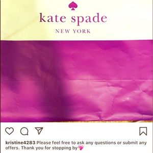 Welcome to my Poshmark page🌺